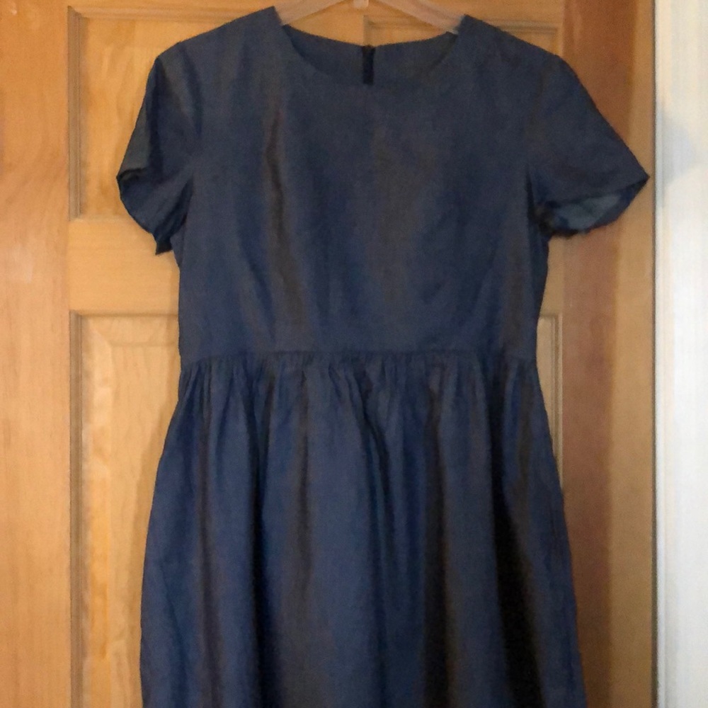 Chambray dress with pockets - New, Sz. Lrg. - Picture 2 of 3